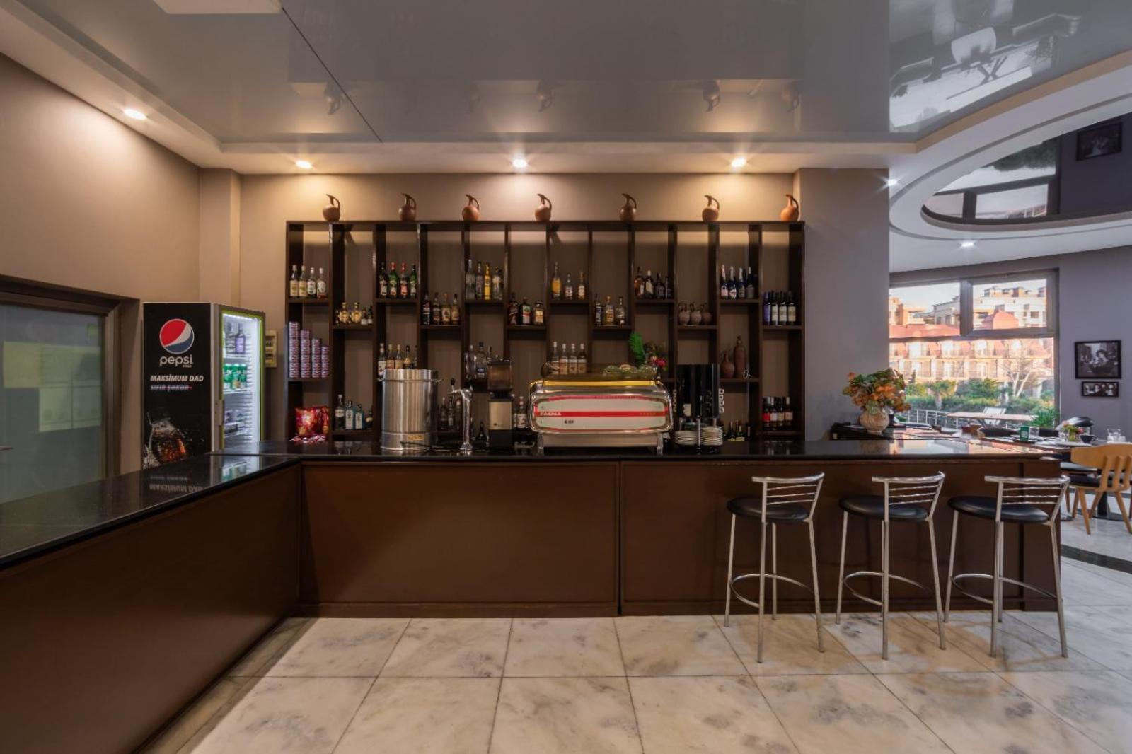 Green City Resort Hotel Баку Экстерьер фото