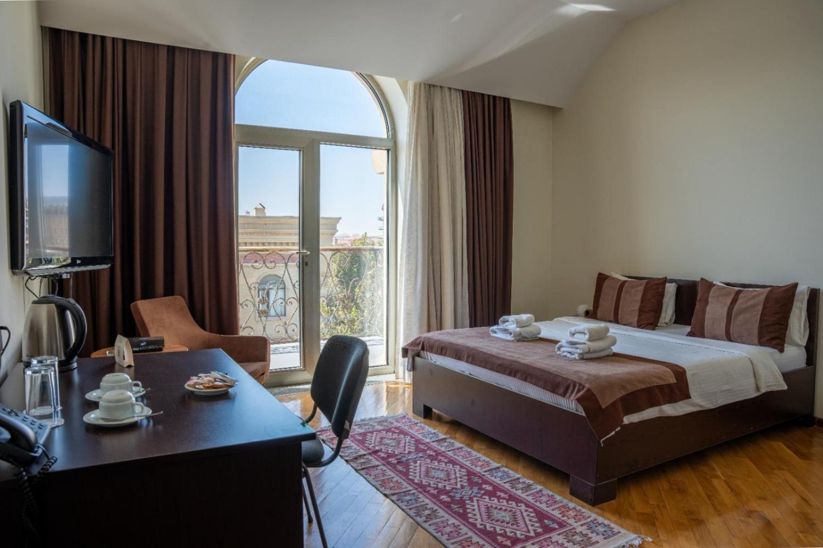Green City Resort Hotel Баку Экстерьер фото