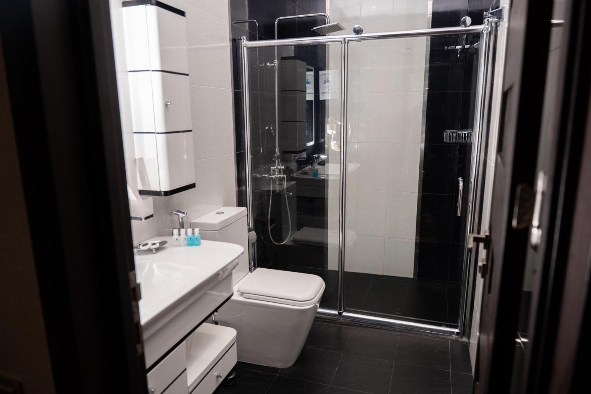 Green City Resort Hotel Баку Экстерьер фото